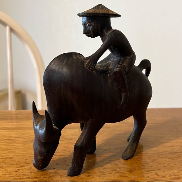 Vintage, carved wood water buffalo sculpture. Indonesia, folk art. - Picture 2 of 7